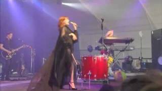 Florence and The Machine Live at Bonnaroo 2011 - Howl