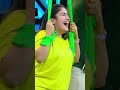 കണ്ണഞ്ചിപ്പിക്കുന്നു ഒരു പ്രകടനം