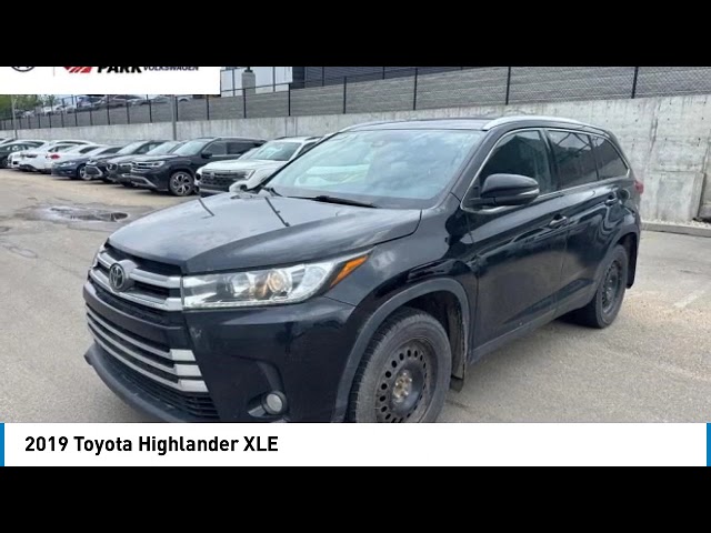 2019 Toyota Highlander XLE | AWD | LEATHER SEATS | SUNROOF in Cars & Trucks in Strathcona County