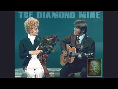 Glen Campbell (1971) serenades Lucille Ball w the Carpenters ~ "For All We Know"