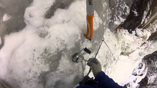 preview picture of video 'basiscursus ijsklimmen voorklimmen WI4'