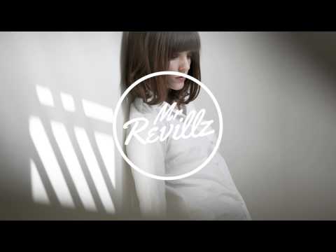 Elénne ft. Mothica - Between Us