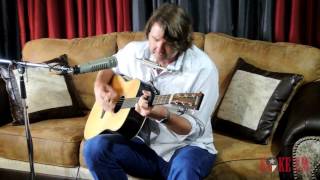 Bruce Robison sings "Sweet Dreams" live on KOKEFM