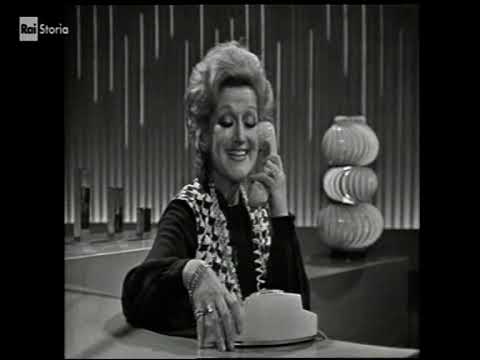 Varietà "Finalmente domenica" (1972) - Scenetta "Telefonata alla fidanzata del marito" Lia Zoppelli