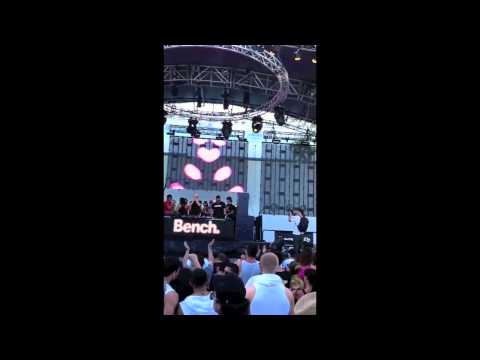 Marco Carola plays Mike Vale - Pretty Woman @ Mixmag stage, Miami Ultra Music Festival 2011