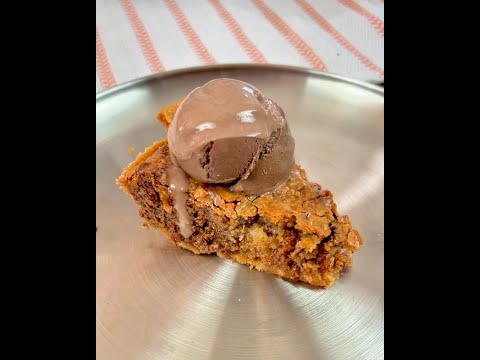 Gooey Caramel Toffee Crunch Pie | Sweet & Salty Dessert Recipe