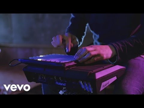 Emilie Nicolas - Grown Up (Stripped Back Session)