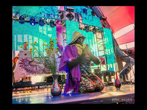 Desert Dwellers Yoga set @ Arise