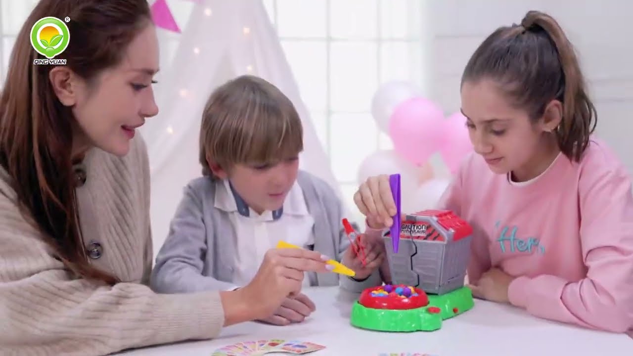 Támadó dinoszaurusz ügyességi társasjáték videó