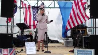 SANDY SPARKLE sings YOU'LL NEVER KNOW - BARRY WARTIME WEEKEND 2014