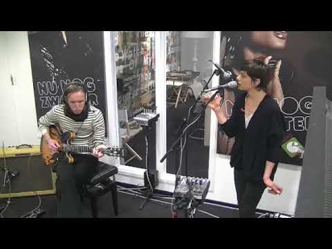 Melanie De Biasio - No Deal - live