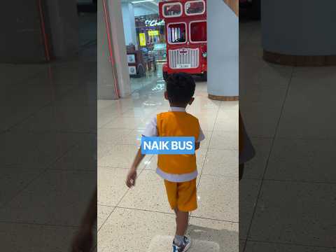 SHAQIL NAIK BUS MERAH #shortvideo #minivlog #adayinmylife #couple #funnyvideo