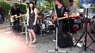 Carly Rae Jepsen - Tug of war live 2011