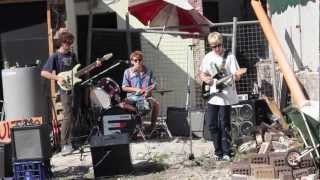 Blonde Band - Clovelly Girls (Live)