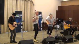 Neon Trees: Text me in the morning (Live Acoustic)
