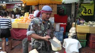 preview picture of video 'Chatuchak Weekend Market: 'Coconut Samurai''