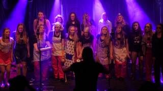 Finnes det en kvinne