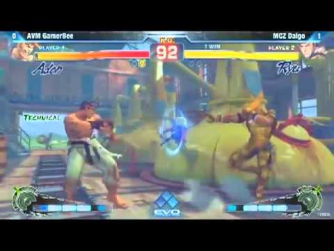 EVO 2012 SSF4 AE 2012 Daigo Umehara Ryu vs GamerBee Adon