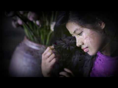 Thể hiện bởi Uyên Di