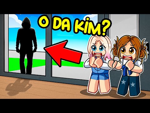 THERE IS A STRANGER IN OUR HOUSE😐 AYŞEM ECE ARI💥ARIGILER🐝ROBLOX BROOKHAVEN🏡RP
