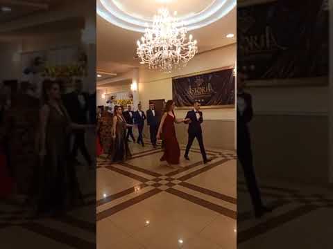 Studniówki 2022. Polonez w wykonaniu maturzystów ZS nr 6 w Suwałkach Studniówki 2022. Polonez w wykonaniu maturzystów ZS nr 6 w Suwałkach