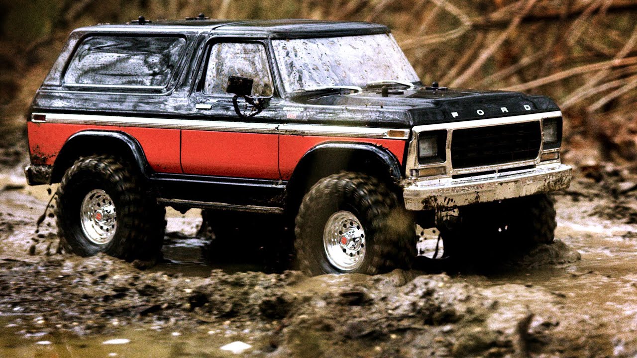 RC auto Traxxas TRX-4 Ford Bronco 1:10 TQi, červená