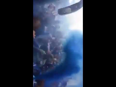 Recepção da torcida do Taubaté na chegada do time ao estádio.