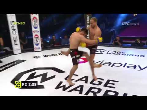 Мехди Дакаев на турнире Cage Warriors 93