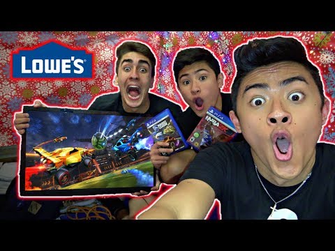 CHRISTMAS GAMING FORT IN LOWES! (KICKED OUT)