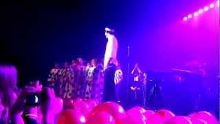 Mika introducing his musicians & talking in Casino De Paris, 12.11.2012