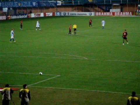 Avaí 4 x 0 Vitória - Gol de penalty do Marquinhos