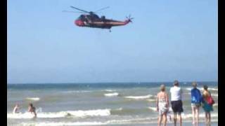 preview picture of video 'SAR demo Seaking RS05 Xbeach Koksijde 2009'