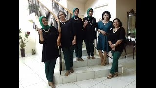 Kiss Me Honey Honey - Mentari Friday