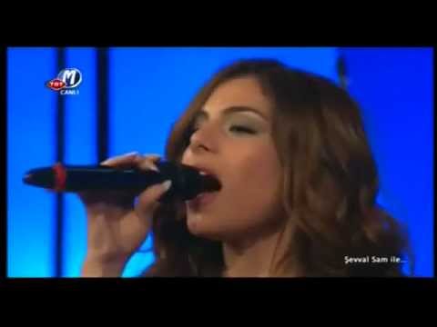 Eleftheria Eleftheriou / Şevval Sam - Mia Pista Apo Fosforo / Herşeyi Yak (Live)