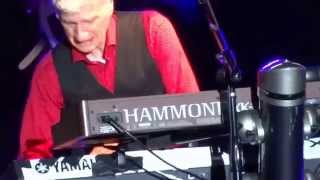 Dennis DeYoung--Fooling Yourself (The Angry Young Man)--Live on Detroit Riverfront 2015-07-24