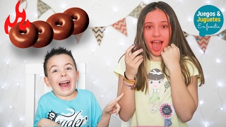 Reto rosquillas picantes: ¿quién aguanta más?