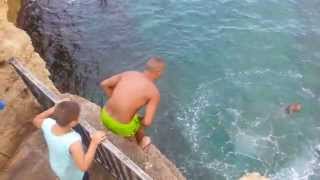 preview picture of video 'עכו, קופצים מהחומה Acre,Cliff Diving'