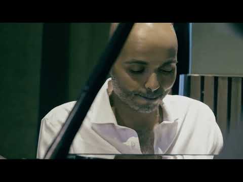 COCHICHANDO (PIXINGUINHA) - TRIO MAÏCÉ