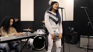 Aanysa - Burn Break Crash (Unplugged Version)