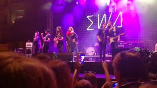 Ewa Farna - Mám boky jako skříň Ewa Farna - Mám boky jako skříň
