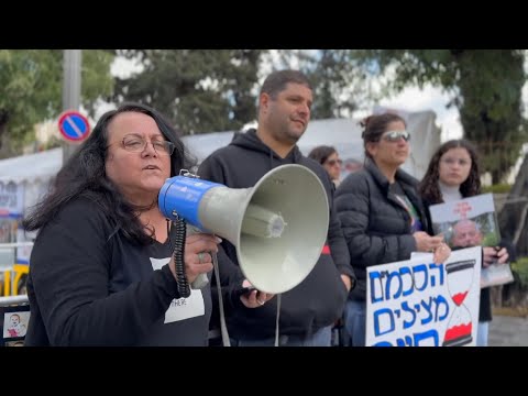 حرب غزة عائلات الرهائن في إسرائيل تطالب نتنياهو باتفاق فوري مع حماس للإفراج عن أبنائها