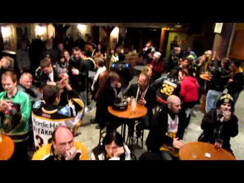 Ilveksen fanimatka TPS-ILVES 29.1.2011 Tunnelmaa baarista.