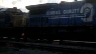 preview picture of video 'CSX 7331 idles 9/23/08'