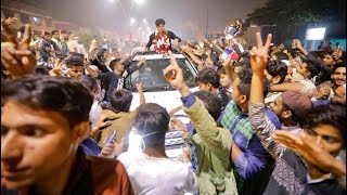 Imran Pratapgarhi After Mumbra Mushayra  With Fans