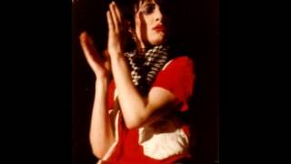Siouxsie &amp; The Banshees - Icon (live)