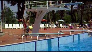 Come farsi male in Piscina a Brisighella