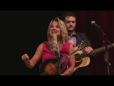 Woodsongs #1053: Rhonda Vincent and The Rage