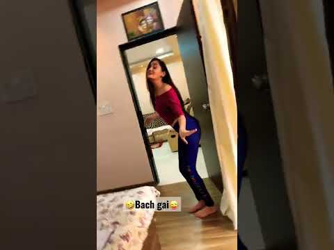 🤣Achanak Papa aa gaye | Mud mud ke na dekh mujhe | Bach gai re baba😜 #bindasskavya #shorts #funny