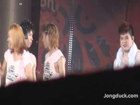 100821 Jonghyun Cameraman @ S lvl Concert