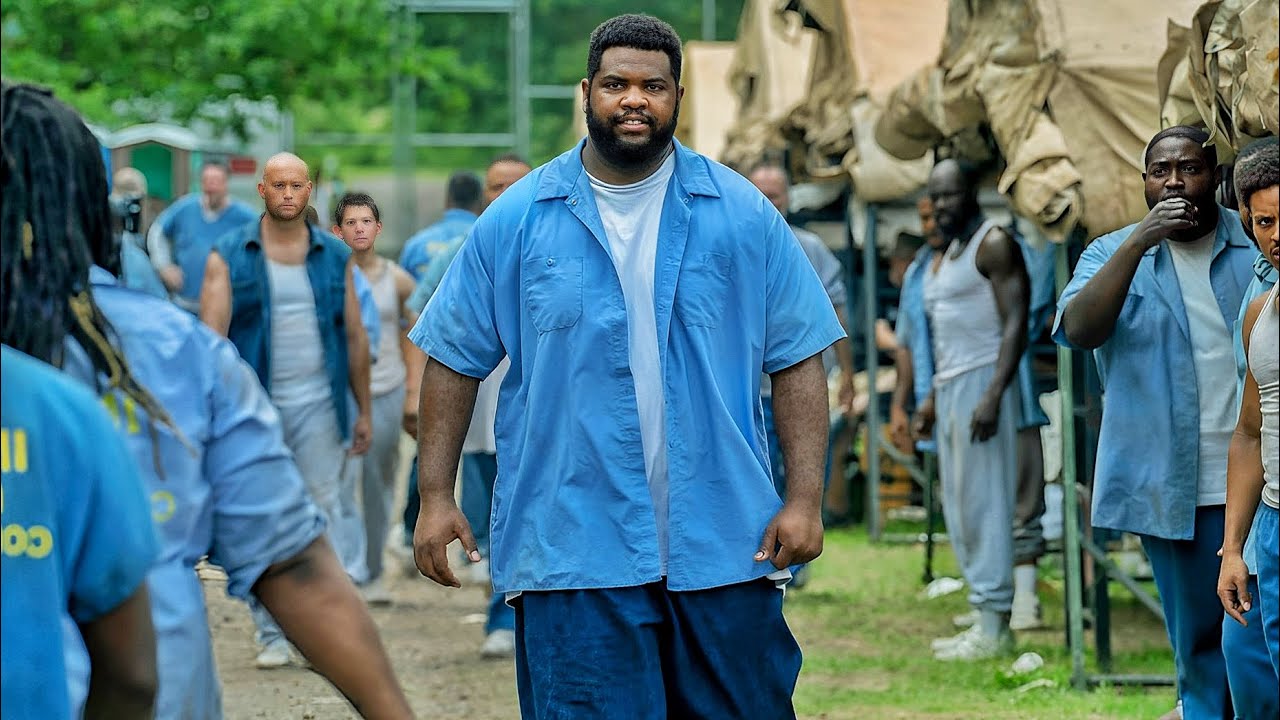 All prisoners are shock when the most feared gangster boss arrives